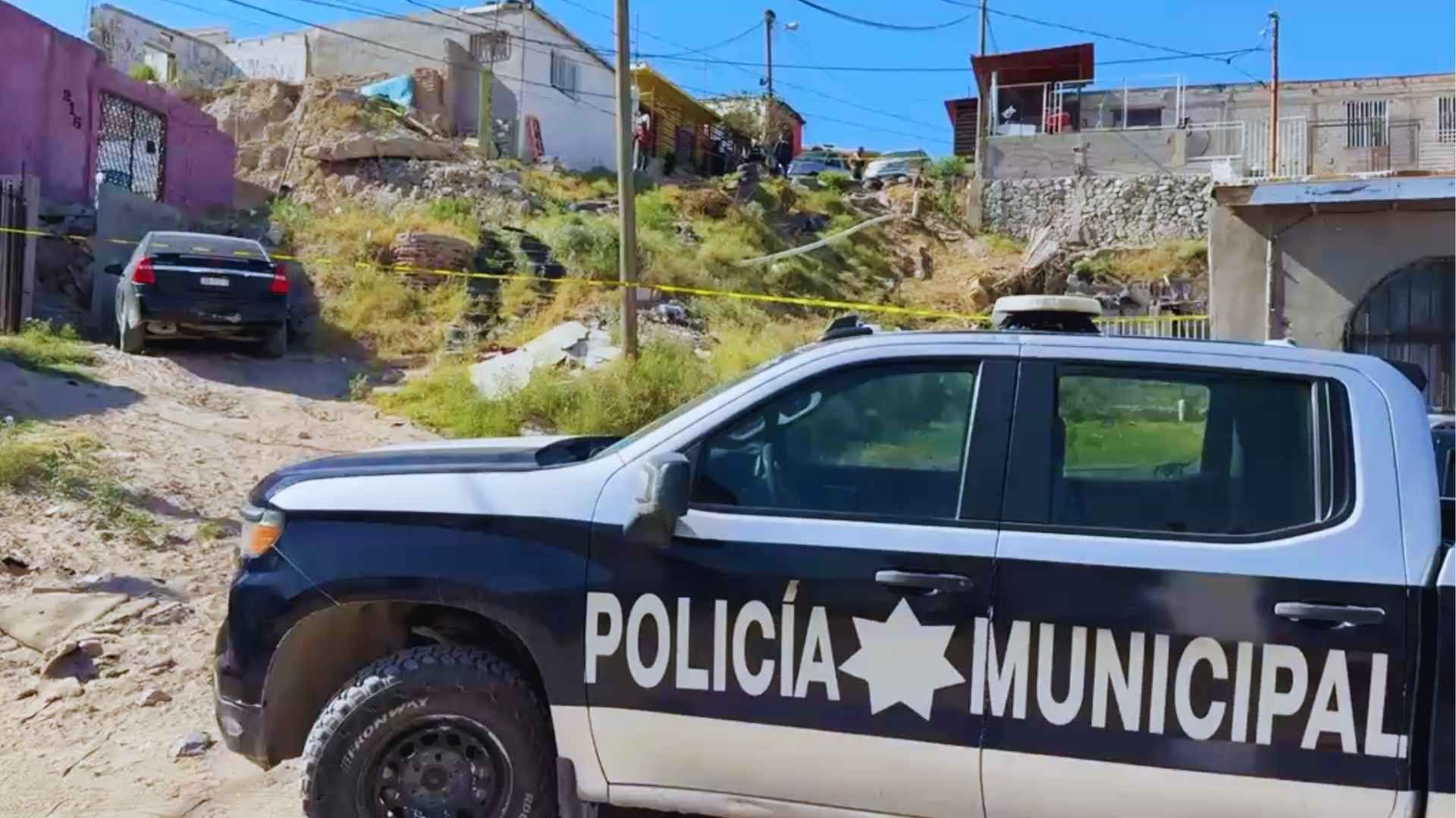 Hombre fue localizado sin vida junto a una vivienda